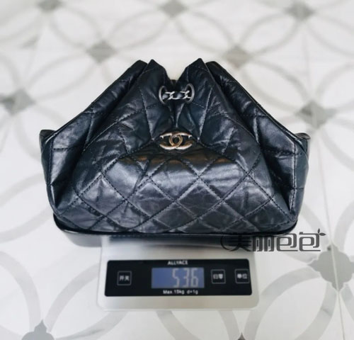 lv gucci 香奈儿热门经典包 重量分别是多少？