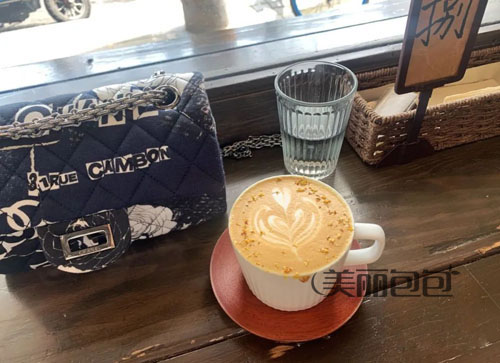 lv gucci 香奈儿热门经典包 重量分别是多少？
