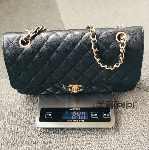 lv gucci 香奈儿热门经典包 重量分别是多少？