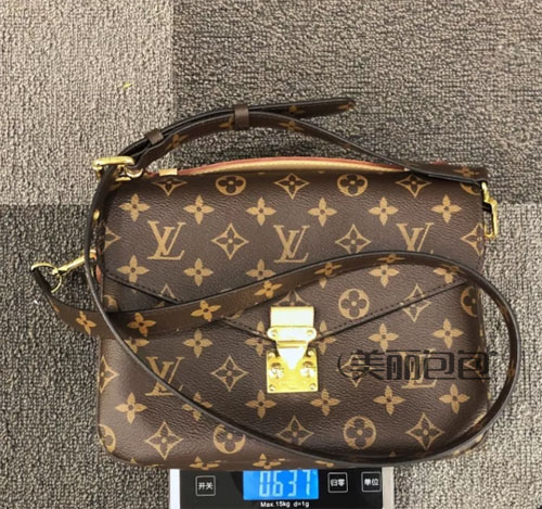 lv gucci 香奈儿热门经典包 重量分别是多少？
